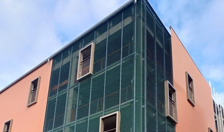 Aluminum, Copper, Brass, or Stainless Steel? Material Selection for Architectural Louvers
